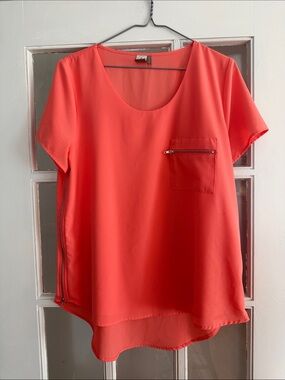 Coral Short-Sleeve Scoop Neck Pocket Blouse